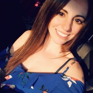 Meet your Posher, Ava